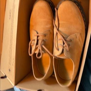 Dr. Martens Octavian Oscar-clean! Camel tan suede